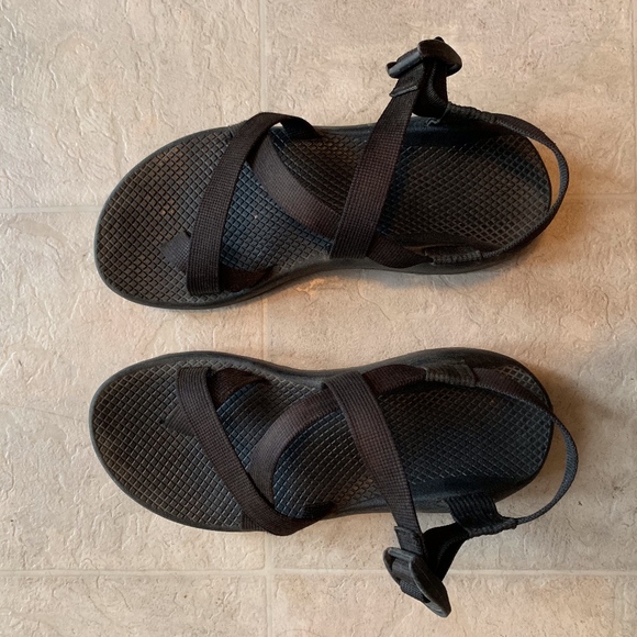 women's chaco flip flops size 9